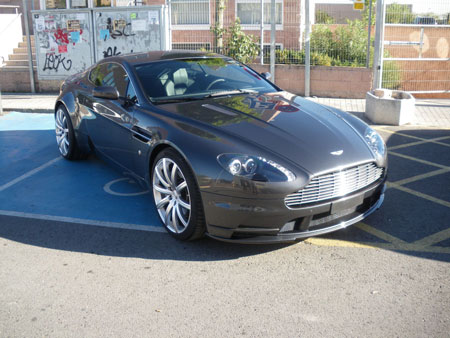 Aston Martin - Vantage