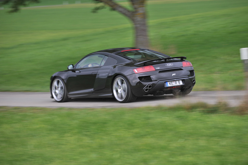 Audi - R8