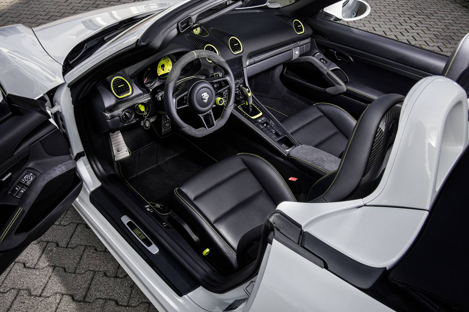 Porsche - 718